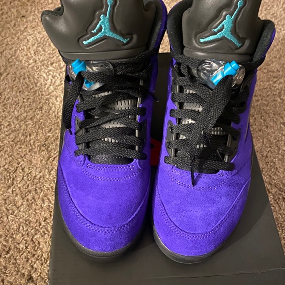 Jordan 5 - Picture 2 of 5
